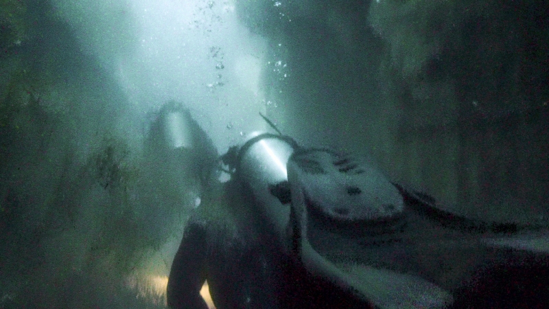 Deep, Deep, Deep Inside The Wrecks of Coron, Philippines_p